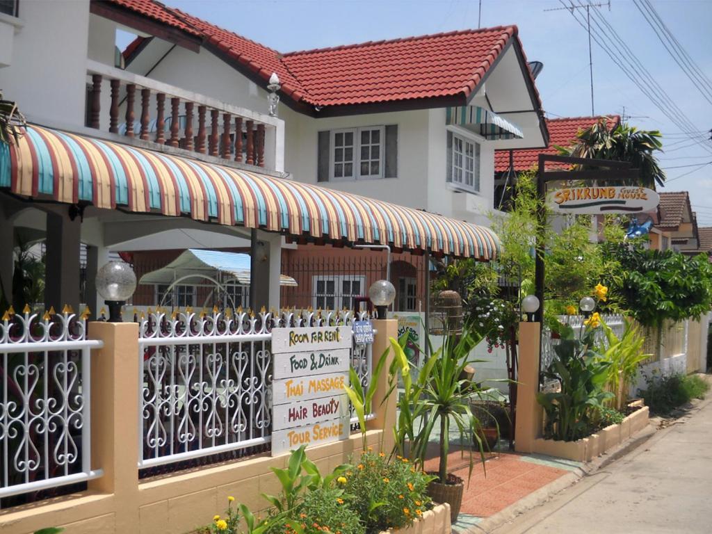 Srikrung Guesthouse Phra Nakhon Si Ayutthaya Exterior photo